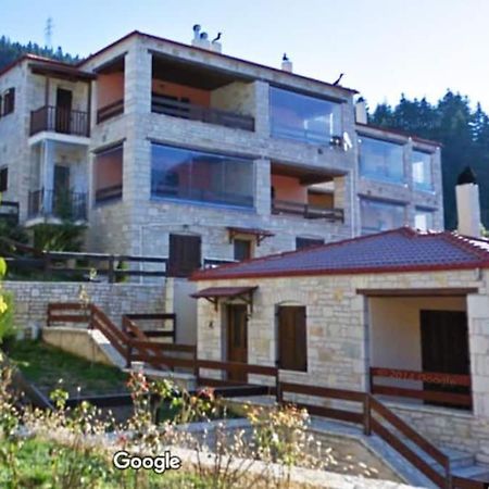 Villa La Casa Di Pietra Karpenísion Exterior foto